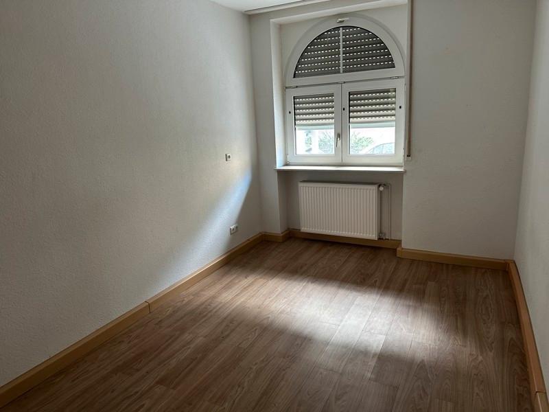 2 Zimmer Wohnung im Erdgeschoß zimmer