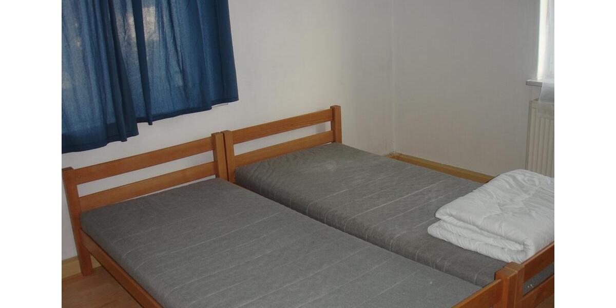 Dachgeschoßwohnung Pirna - 4 Zimmer, 47 m&sup2;, 300&euro; | Angebot:26041891