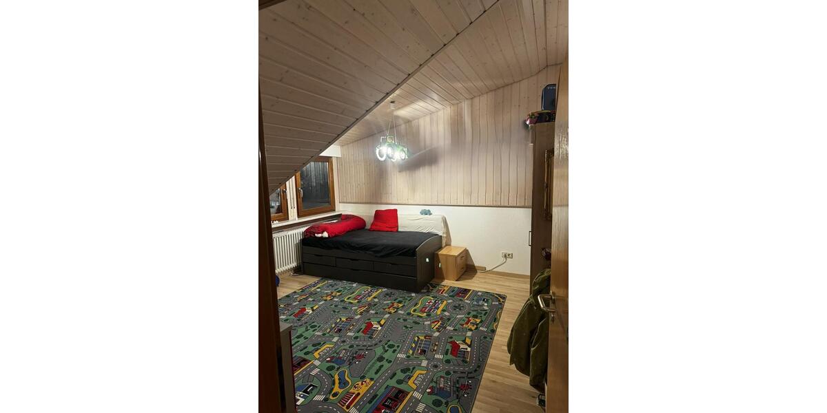 Dachgeschoßwohnung Ölbronn-Dürrn Dürrn - 4 Zimmer, 113 m&sup2;, 980&euro; | Angebot:26030765
