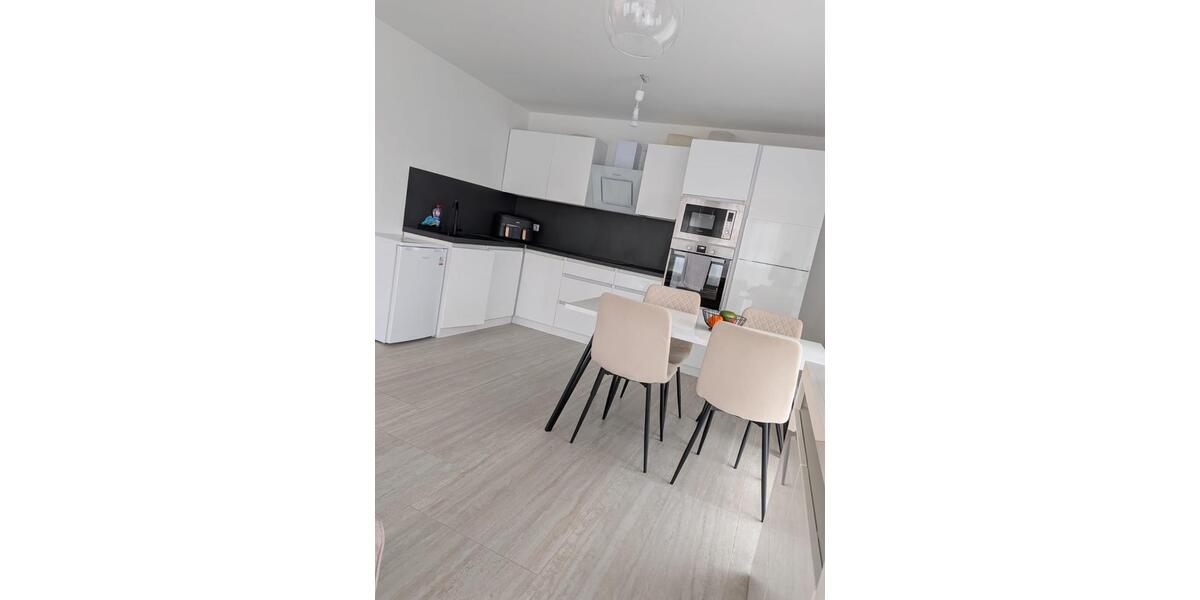 Erdgeschoßwohnung Pfaffenhofen - 4 Zimmer, 91 m&sup2;, 1.100&euro; | Angebot:25022195