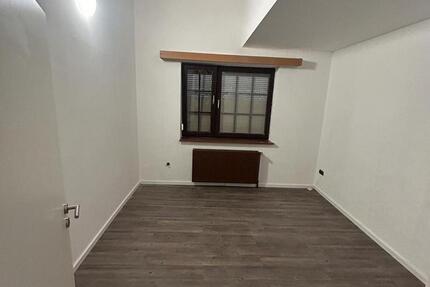 Wohnen auf Zeit Oldenburg Kreyenbrück - 1 Zimmer, 200 m&sup2;, 540&euro; | Angebot:24659926