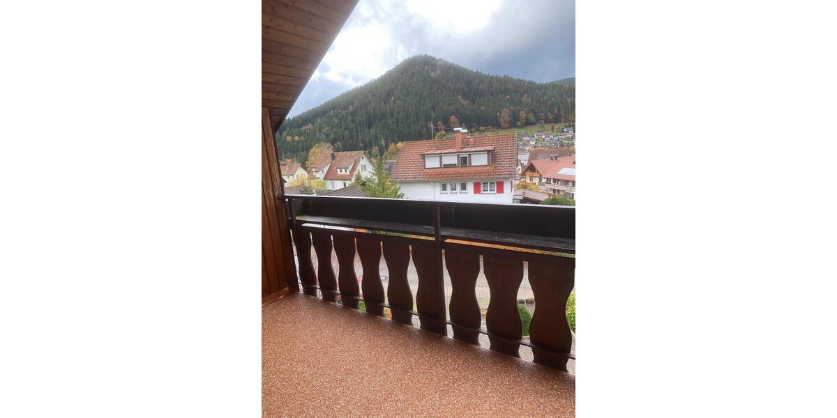 Dachgeschoßwohnung Baiersbronn - 3.5 Zimmer, 86 m&sup2;, 850&euro; | Angebot:23695156