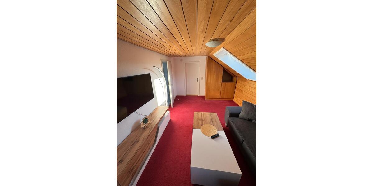 Dachgeschoßwohnung Öhringen - 2 Zimmer, 32 m&sup2;, 600&euro; | Angebot:24855429