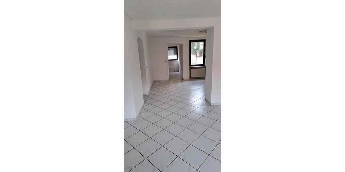 Etagenwohnung Sankt Wendel - 6 Zimmer, 140 m&sup2;, 800&euro; | Angebot:26234426