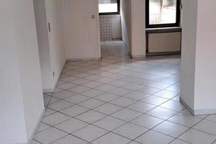 Wohnung Sankt Wendel - 6 Zimmer, 140 m&sup2;, 800&euro; | Angebot:26234426