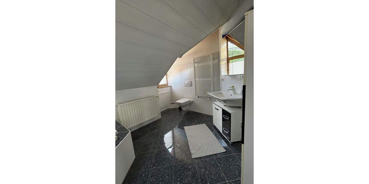 Etagenwohnung Sulzdorf Sternberg - 3 Zimmer, 120 m&sup2;, 770&euro; | Angebot:26162706