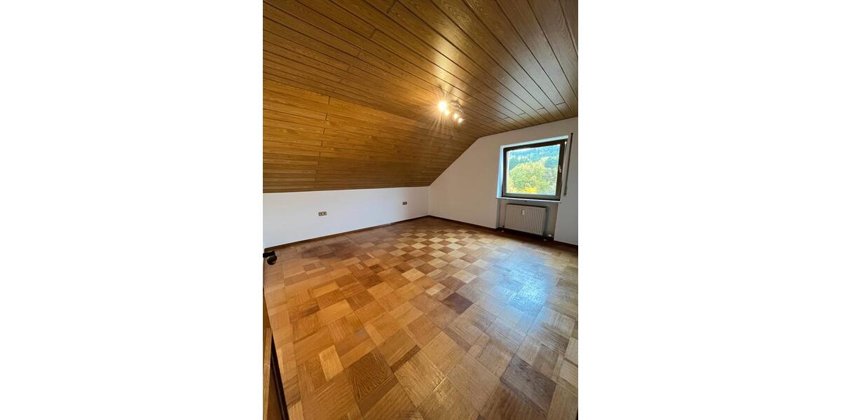 Gemütliche Dachgeschosswohnung in Neunburg vorm Wald zu vermieten 4 zimmer