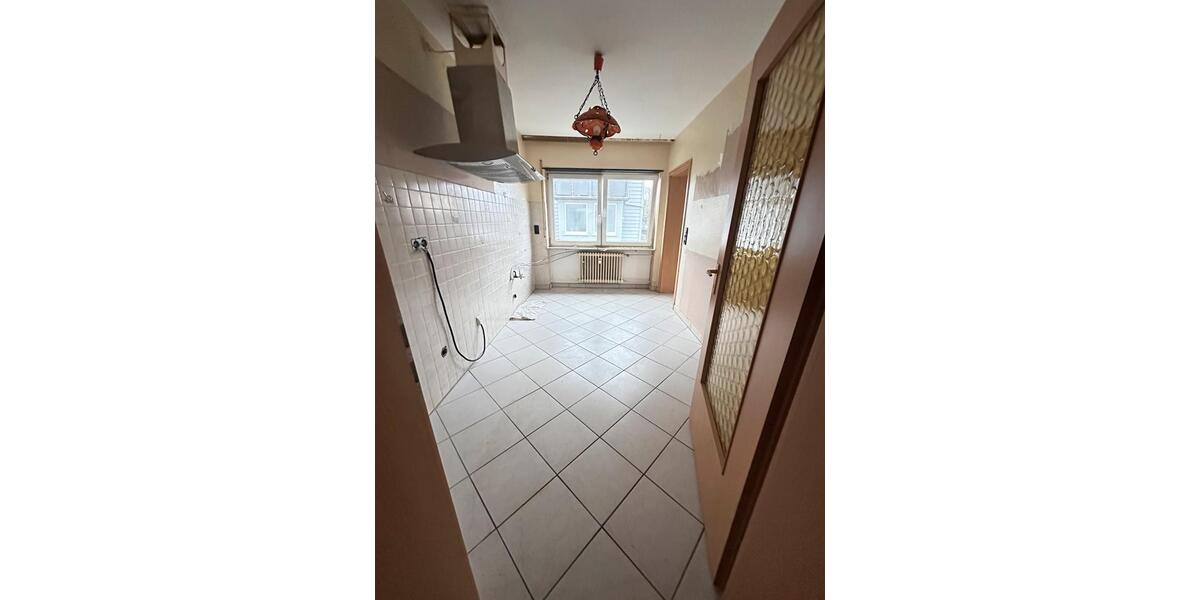 Etagenwohnung Sinsheim - 5 Zimmer, 150 m&sup2;, 1.400&euro; | Angebot:25053512