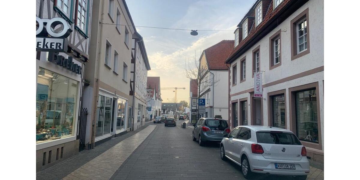 Ladenlokal in WARBURG STADT ehemalige Metzgerei Bäckerei Laden Bü zimmer