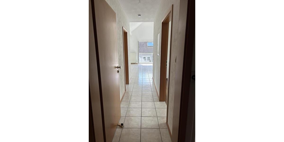 Schöne 2-Zimmer-Wohnung mit Balkon, Grün- & Blicklage von Privat. Am Schäfersberg-Niedernhausen 2 zimmer