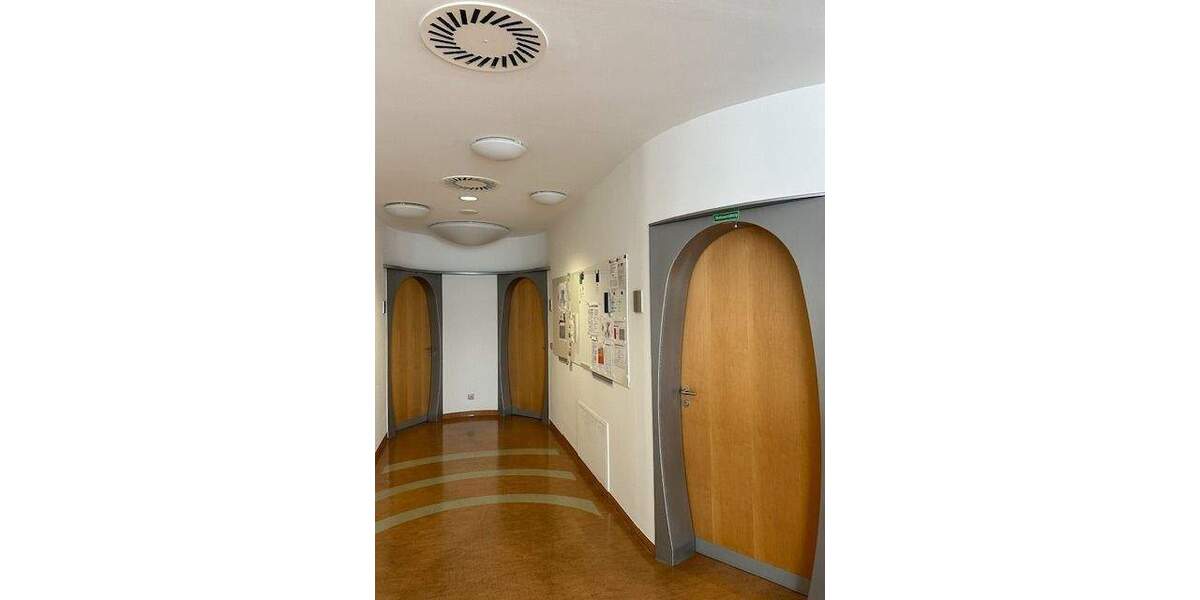 Gewerbeobjekt Weißenhorn - 8 Zimmer, 267 m&sup2;, 2.000&euro; | Angebot:24450600