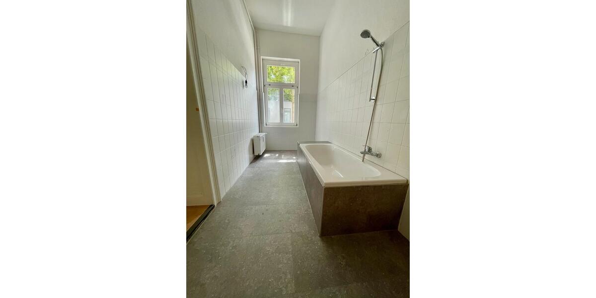 1,5 Raum Wohnung, saniert, EBK, EG, Zentrum 2 zimmer