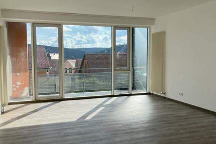 Schöne, helle 3-Zimmer-Wohnung mit Balkon in zentraler Lage 3 zimmer
