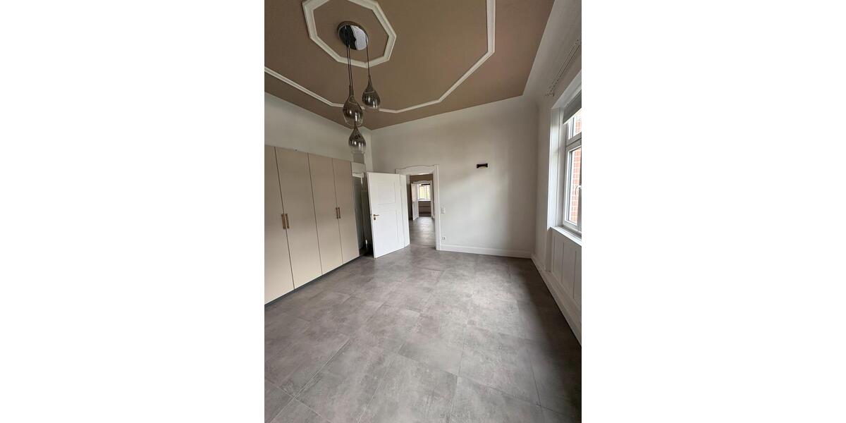 Etagenwohnung Reutlingen - 3 Zimmer, 158 m&sup2;, 1.900&euro; | Angebot:26423393