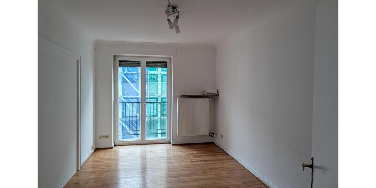 Zentral gelegene 4-Zimmer-Wohnung in SB St. Johann-sofort frei 4 zimmer
