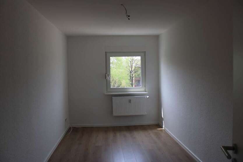 ruhige 4 Zimmer-Wohnung im Hinterhaus ***frisch renoviert*** mit Balkon