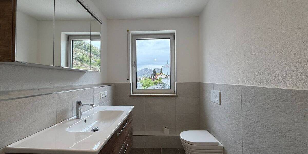 Etagenwohnung Großheubach - 3 Zimmer, 100 m&sup2;, 890&euro; | Angebot:26142148