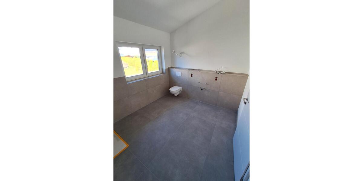 Dachgeschoßwohnung Kirchberg (Hunsrück) - 3 Zimmer, 96 m&sup2;, 1.075&euro; | Angebot:26689076