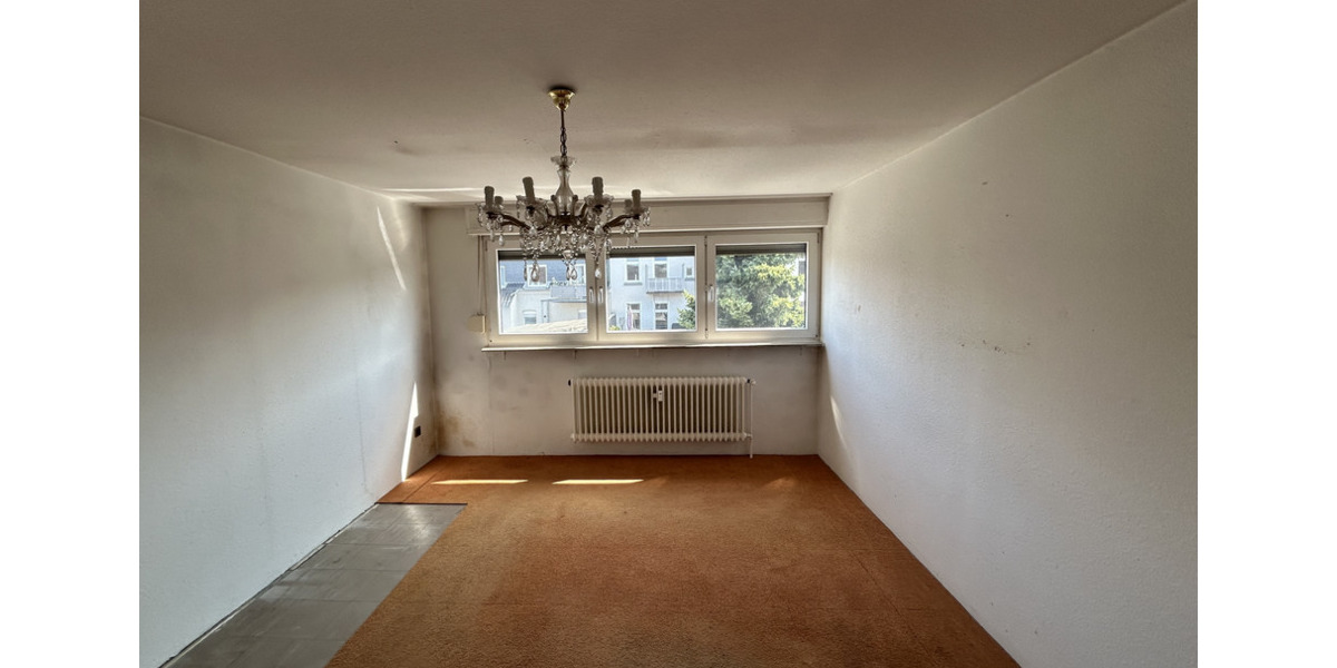 Schöne Dachgeschosswohnung in Stadtnähe 2 zimmer