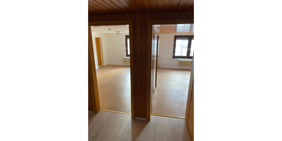 Einfamilienhaus Aerzen - 10 Zimmer, 220 m&sup2;, 1.100&euro; | Angebot:24692586