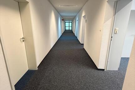 Büroräume in Nürnberg inkl. Küche&Parkplatz zu vermieten – 315 m²