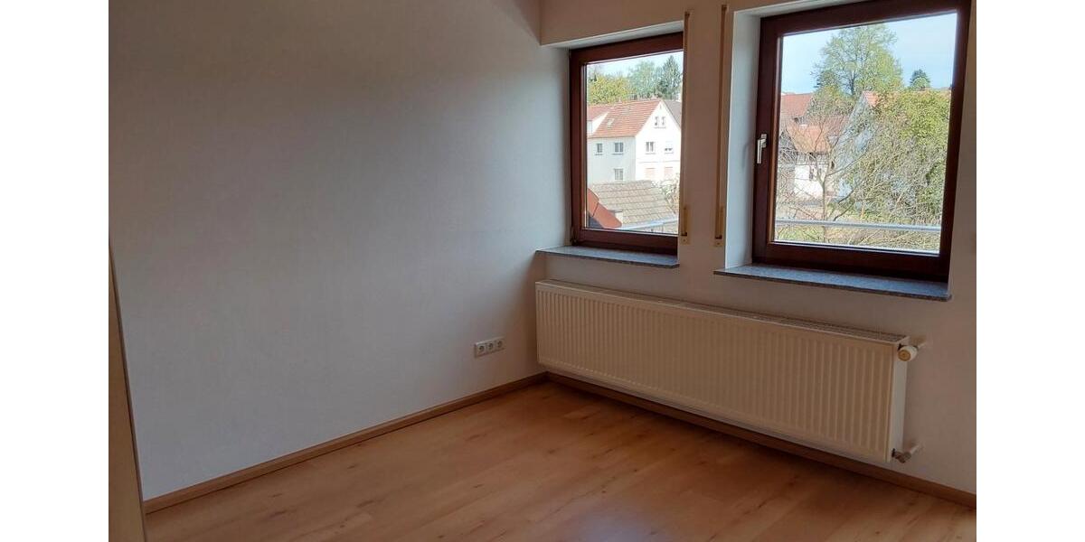 Dachgeschoßwohnung Brensbach - 4 Zimmer, 96 m&sup2;, 1.100&euro; | Angebot:26427175