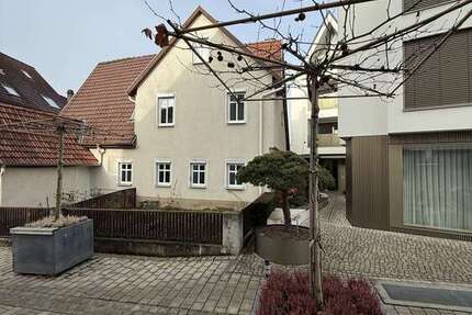 Haus Metzingen - 8 Zimmer, 142 m&sup2;, 1.325&euro; | Angebot:25304480