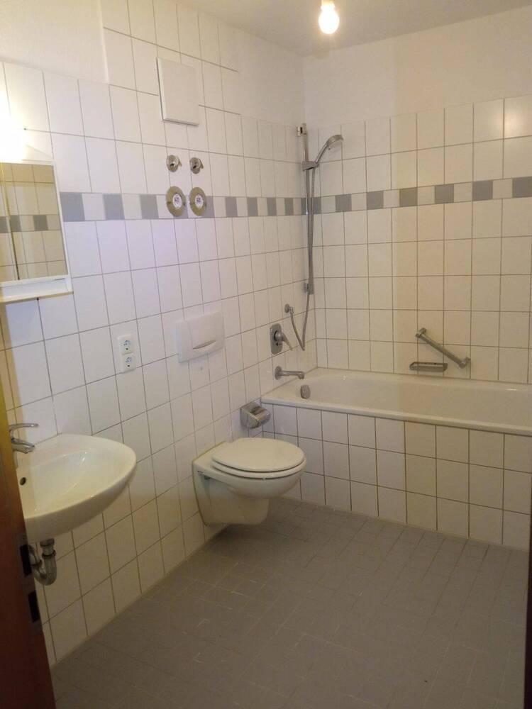 Schöne 2,5 Zimmerwohnung mit Balkon