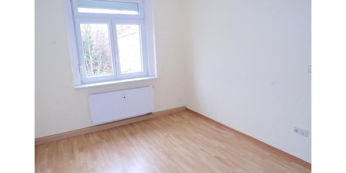 Etagenwohnung Werdau - 4 Zimmer, 89 m&sup2;, 490&euro; | Angebot:23779156