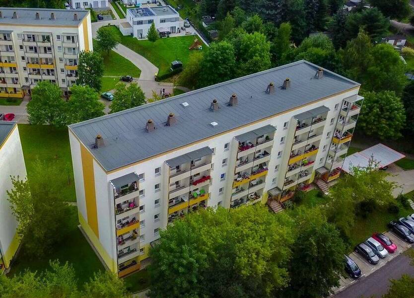 2-Raum-Wohnung mit lichtdurchflutetem 30 m² WohnZimmer, Balkon und EBK!