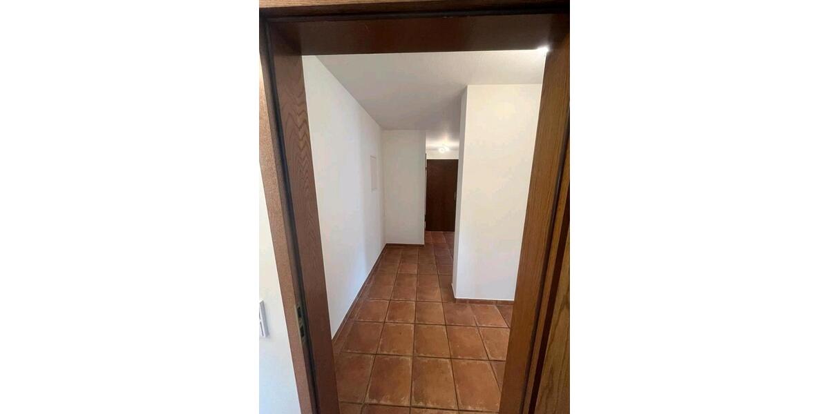 Dachgeschoßwohnung Windeck - 2 Zimmer, 72 m&sup2;, 600&euro; | Angebot:26296374