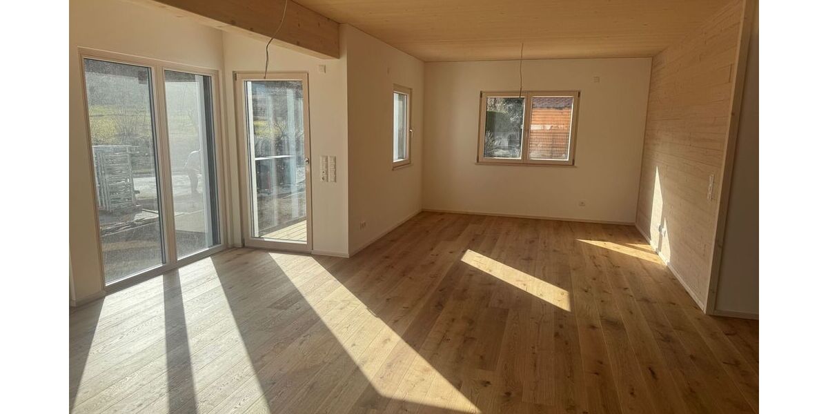 Helle Erdgeschosswohnung mit Gartenanteil im neuen Holzhaus in Eurasburg - Etagenwohnung Eurasburg Baierlach | Angebot:26633716
