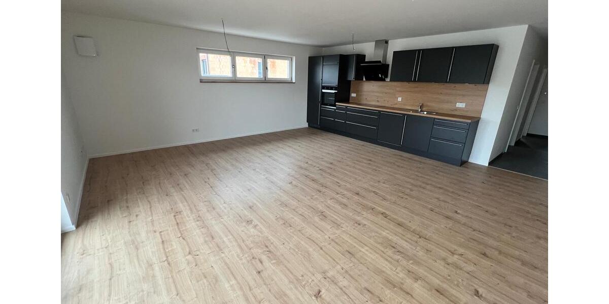 Etagenwohnung Tiefenbach - 3 Zimmer, 96 m&sup2;, 1.050&euro; | Angebot:26632575