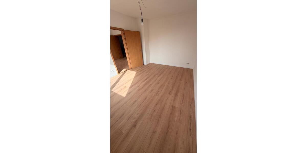 Etagenwohnung Neustrelitz - 4 Zimmer, 76 m&sup2;, 680&euro; | Angebot:24475580