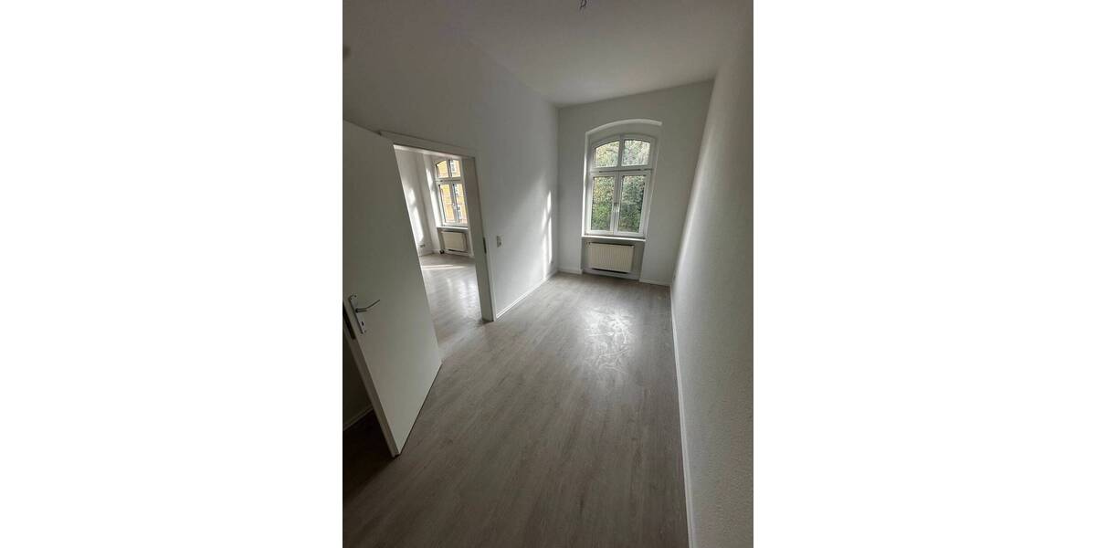 Etagenwohnung Weißenfels - 4 Zimmer, 81 m&sup2;, 573&euro; | Angebot:26673478