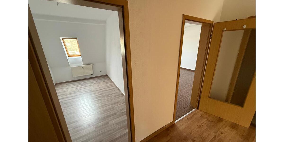 Tolle 3-Raum-DG-Wohnung mit herrlichem Blick über Greiz 3 zimmer