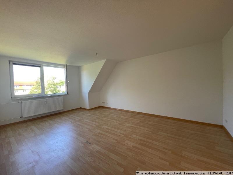 Gefunden! Praktische sonnige 2-Raum-Wohnung im DG