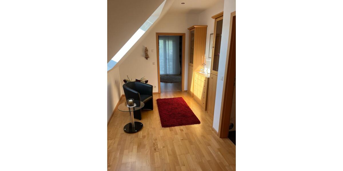 Dachgeschoßwohnung Geisa - 2 Zimmer, 92 m&sup2;, 1.180&euro; | Angebot:24444740