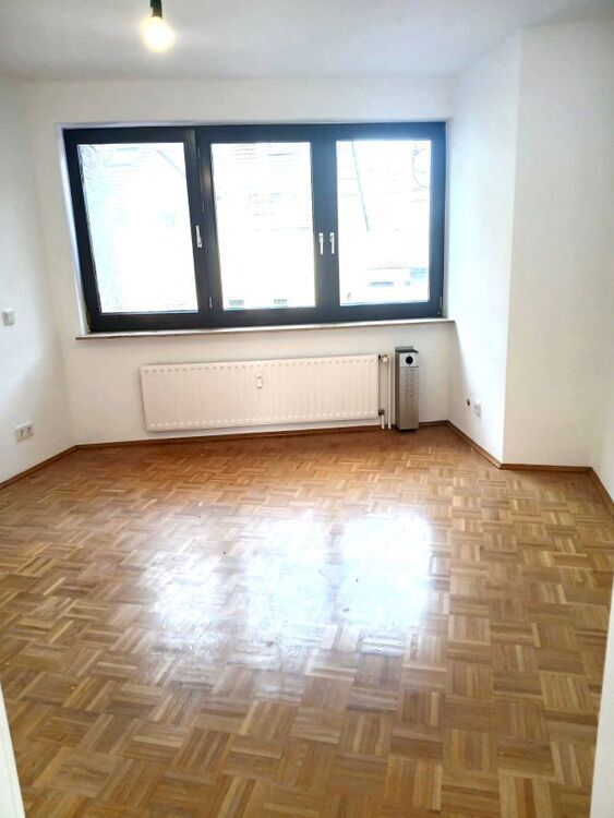 Essen-Frohnhausen 2 Zimmer 68qm neu modernisiertes Bad, komplett renoviert, mit Balkon und Einbauküche 2 zimmer