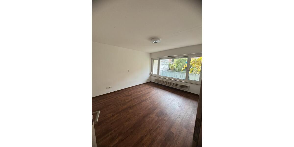 Etagenwohnung Leonberg - 4 Zimmer, 80 m&sup2;, 1.200&euro; | Angebot:25753186