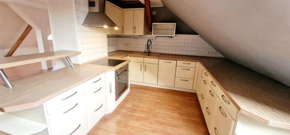 Dachgeschoßwohnung Sangerhausen - 4 Zimmer, 130 m&sup2;, 690&euro; | Angebot:26348035