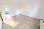 **Einziehen und wohlfühlen! +Laminat +weiße Wände +modernes Tageslichtbad +eigenes Gartenabteil** zimmer