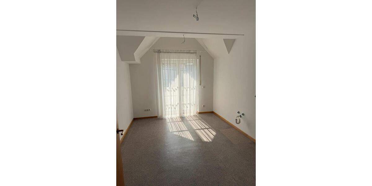 Etagenwohnung Roding - 5 Zimmer, 85 m&sup2;, 640&euro; | Angebot:25718630