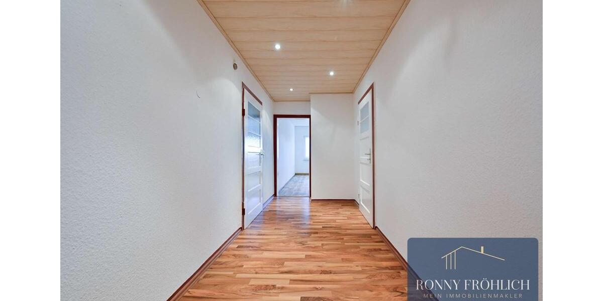 XL 5-Raum-Wohnung in Lauter-Bernsbach mit Einbauküche und viel Platz zu Mieten 5 zimmer