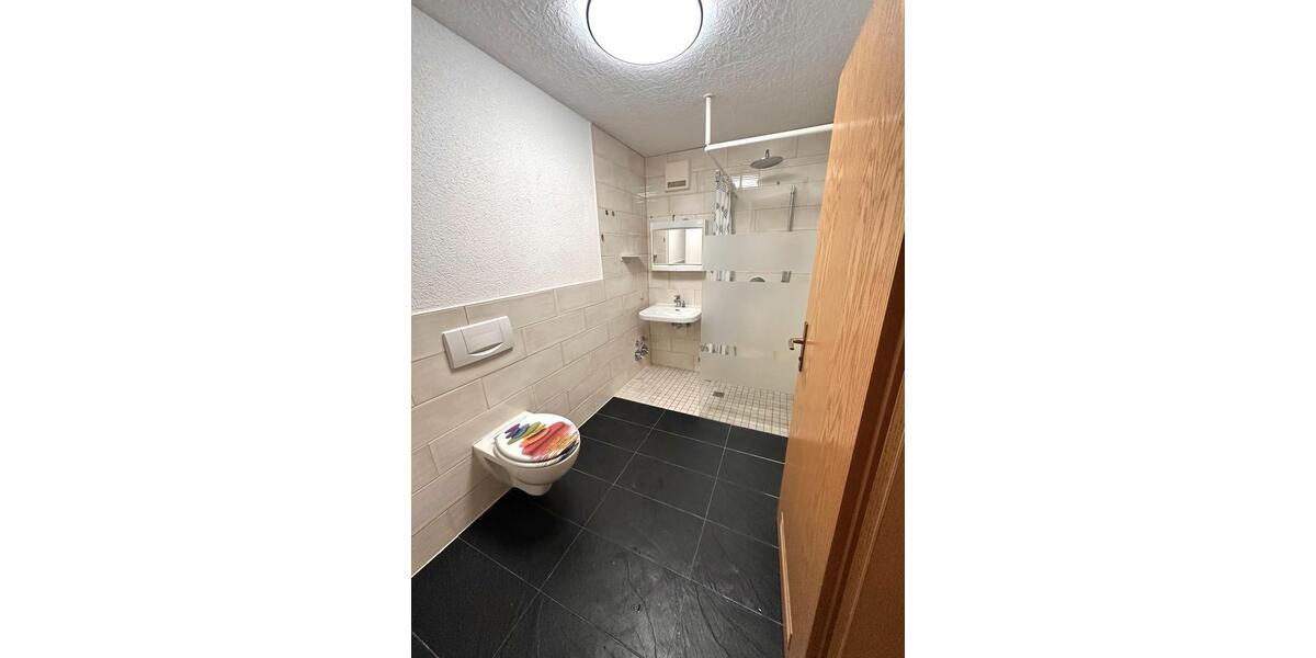 3-Zimmer-Wohnung mit Einbauküche, Terrasse & Garage – 78 m² 1 zimmer