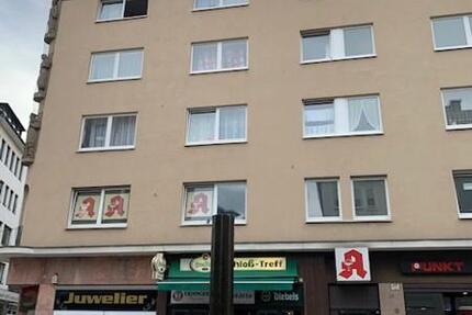 Auto? Unnötig! Mitten in der City: zentrale 4-Zimmer-Wohnung WG geeignet! (keine Zahlung über das Jobcenter) 4 zimmer