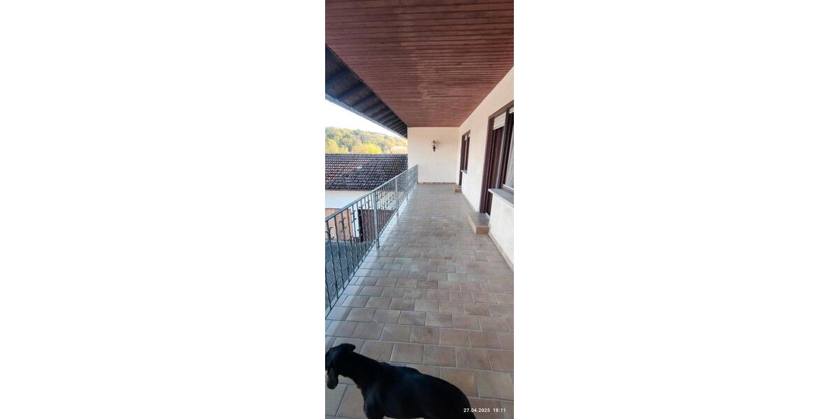 Etagenwohnung Windeck - 4 Zimmer, 150 m&sup2;, 1.100&euro; | Angebot:25239874