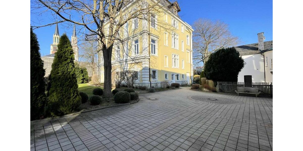 Dachgeschoßwohnung Oelsnitz (Vogtland) - 3 Zimmer, 130 m&sup2;, 750&euro; | Angebot:25181811