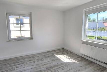 Komplett neu sanierte, helle Wohnung wartet auf Sie! 2 zimmer