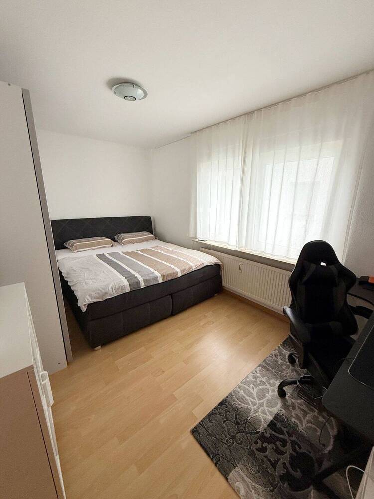Renovierte, gut aufgeteilte 3-Zimmerwohnung mit EBK und zwei Balkonen in bevorzugter Lage